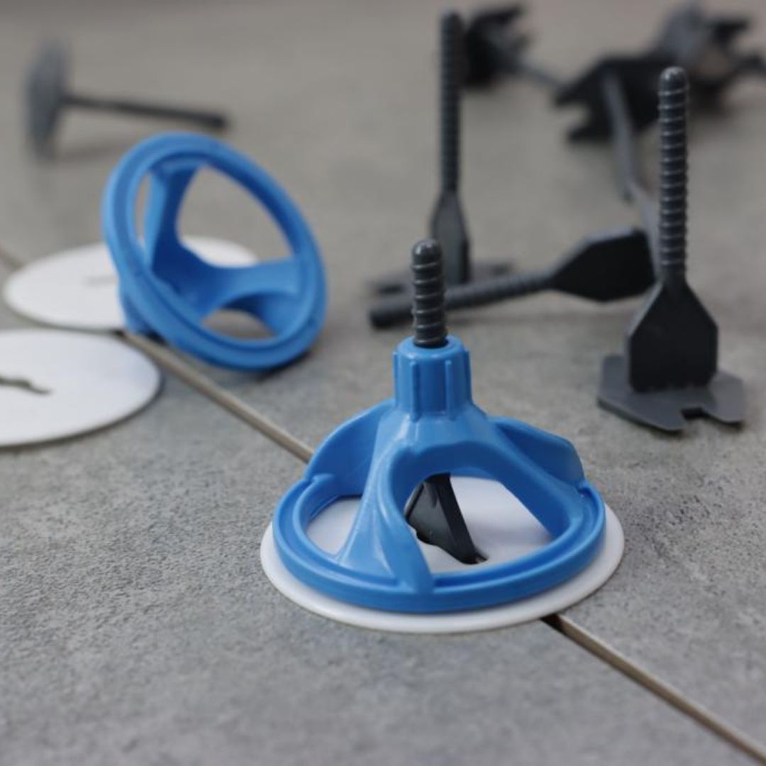 Big Hurricane Cap & Spacers on Tiles