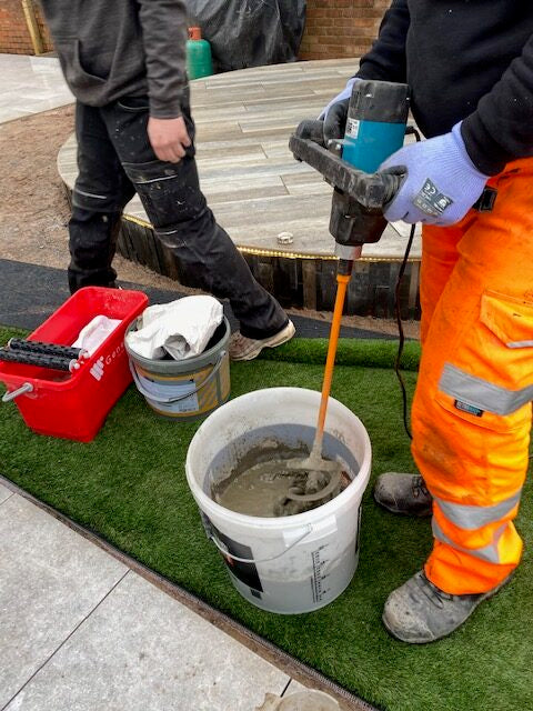 Mixing Flowpoint Fine with a paddle mixer