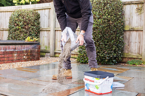 Installing EasyJoint grout