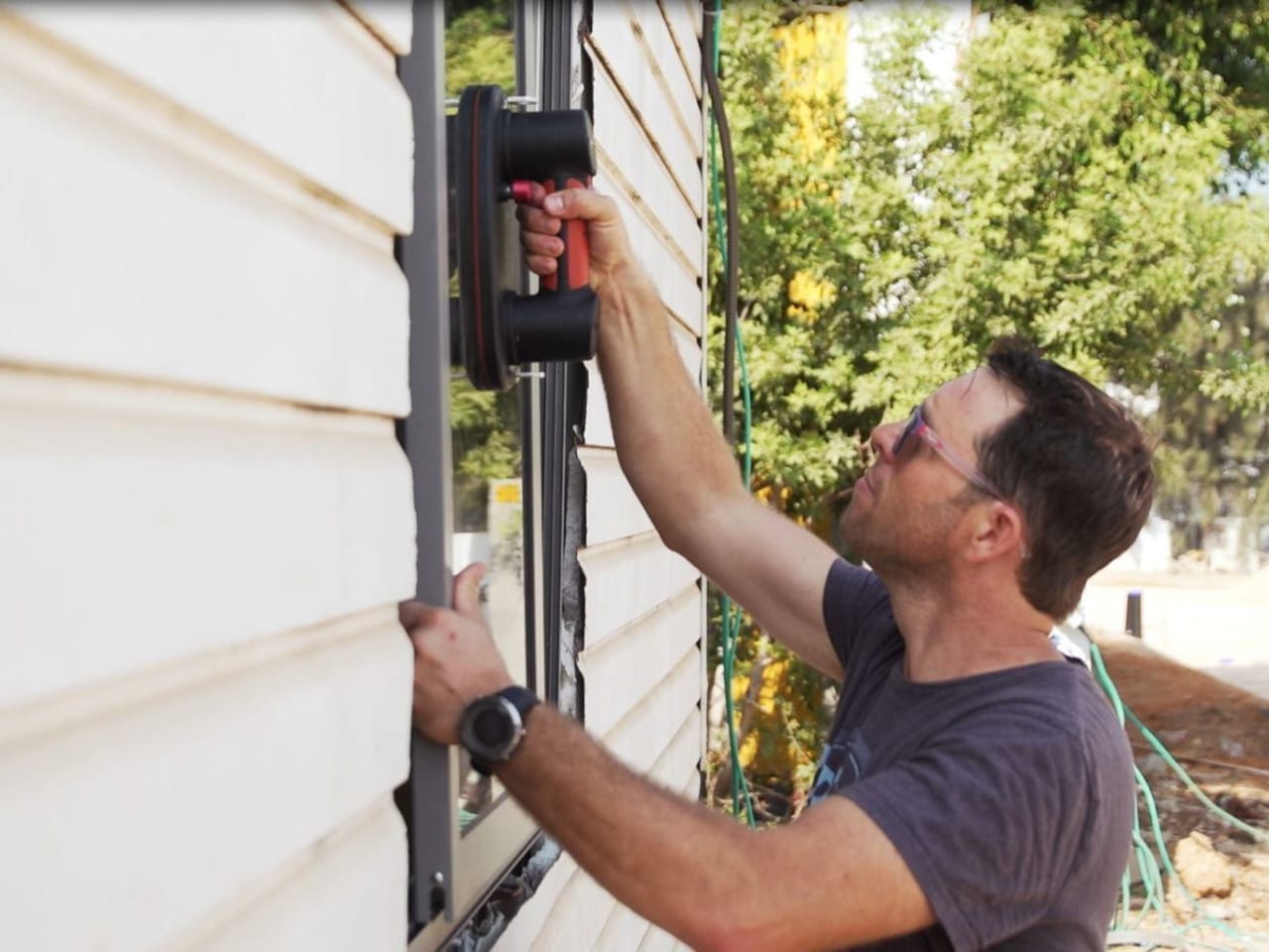 Grabo Plus Portable Electric Vacuum Lifter with Gauge & Zipped Carrying Case